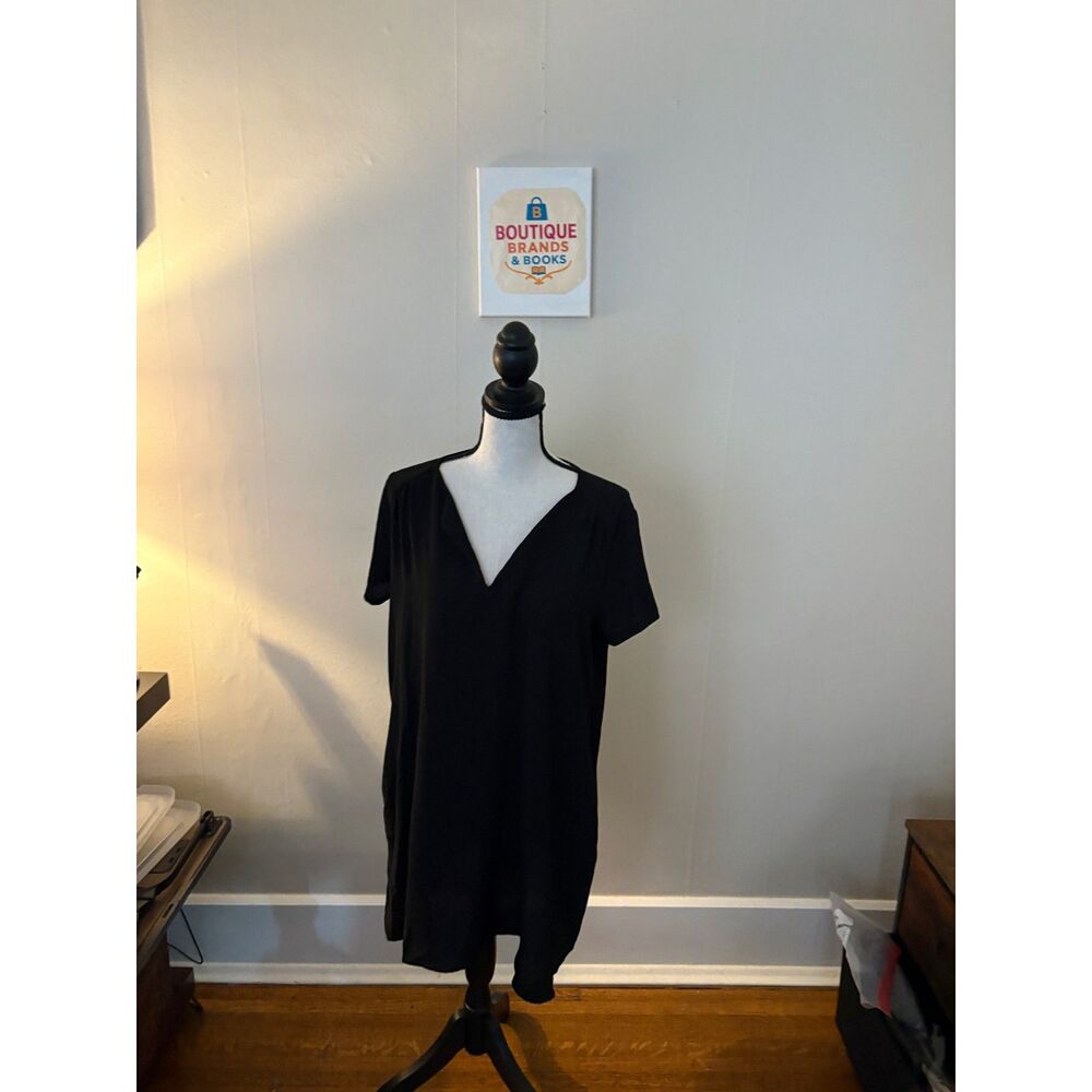 Lush Black V-Neck Tunic Dress with Pockets — Relaxed Shift Fit, Size M